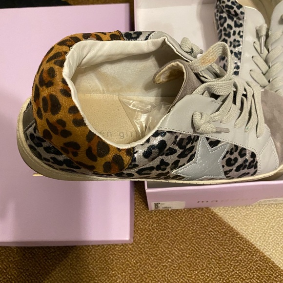 Size 10 Larry. Madden Girl - Picture 3 of 4